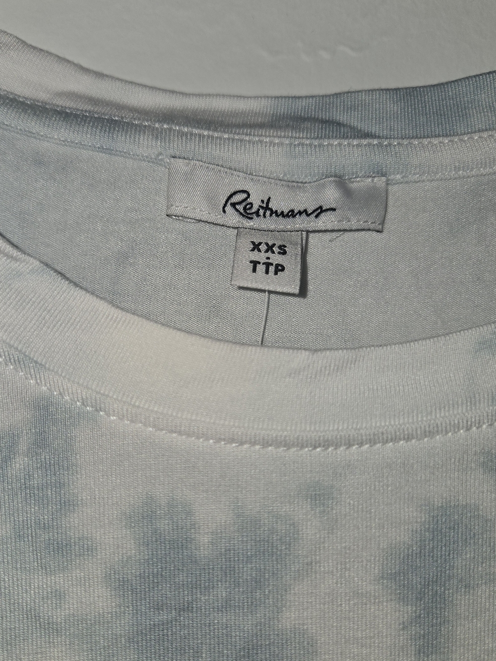 🎀Reitmans Light Blue Tie-Dye Crewneck Tank - Picture 3 of 3